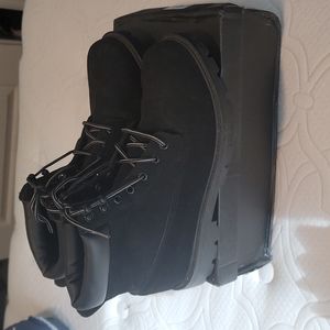Pre-Owned Boots